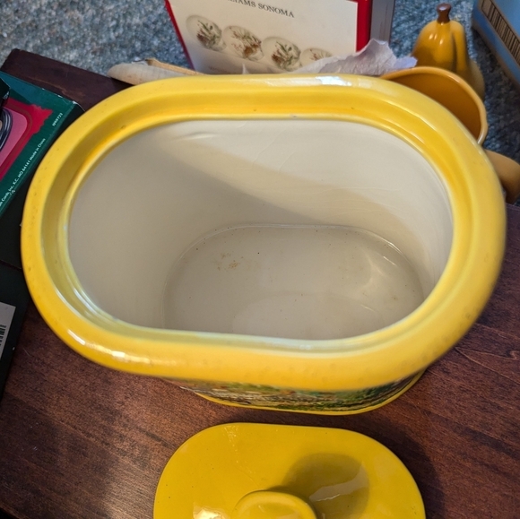 💛 Byron Mold Canister 1981, village scene, vintage, with lid no chips Kitchen - Picture 3 of 9